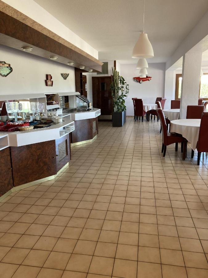 Brit Hotel Essentiel Moulins Avermes Exterior photo